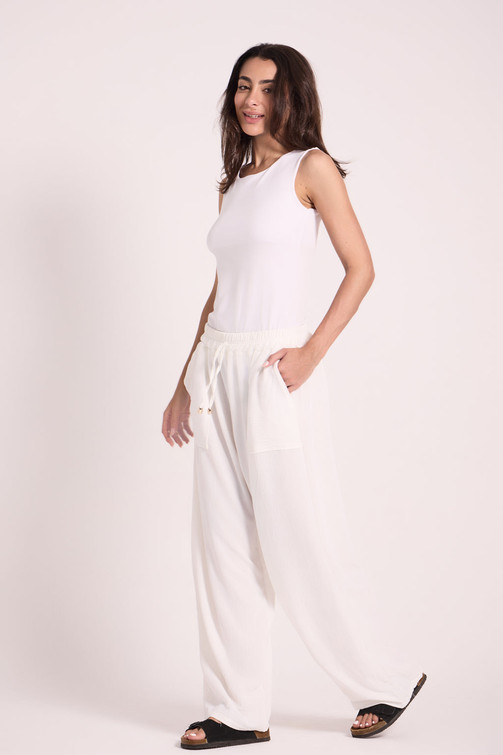 Wide-Leg Pants : Material: CY
