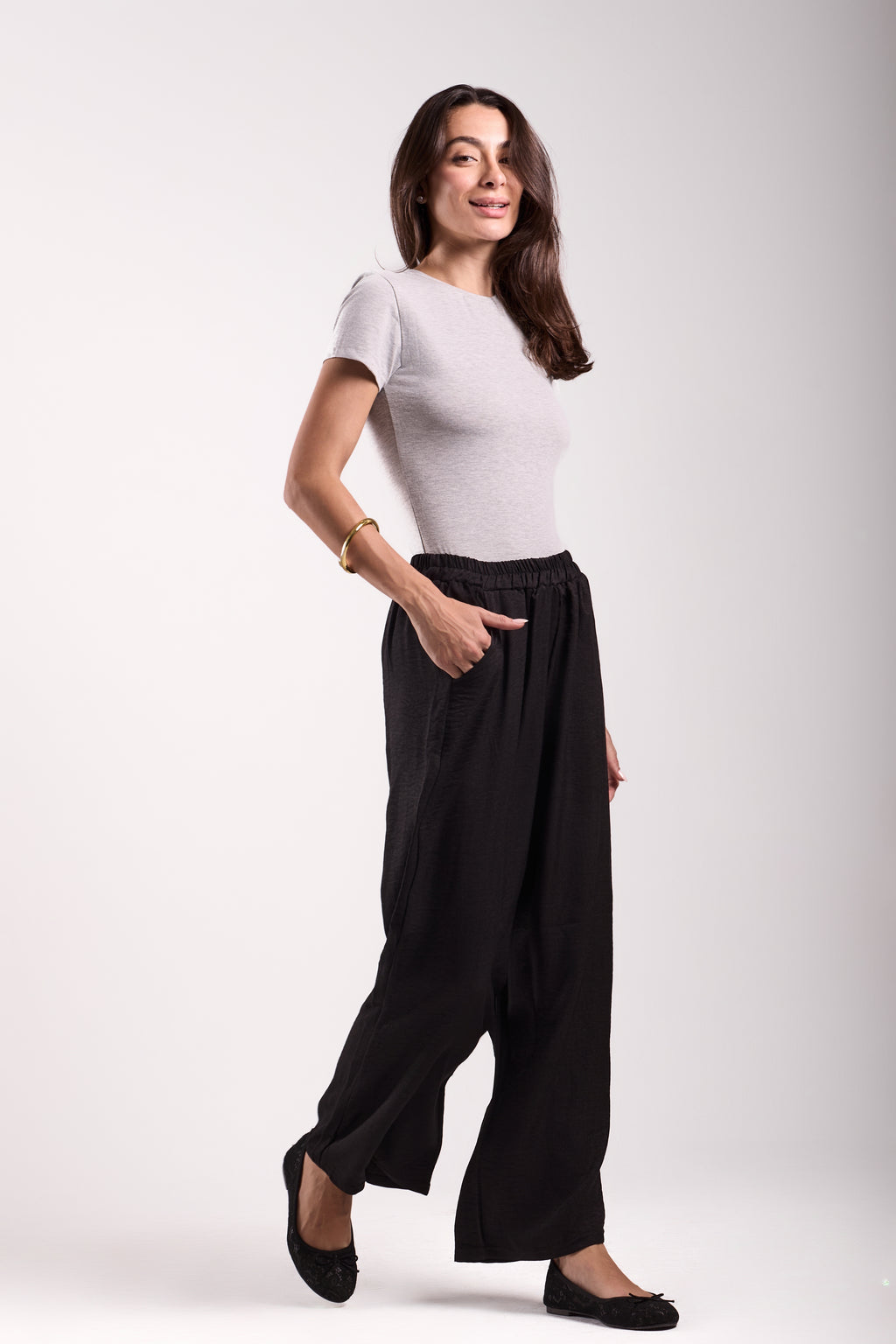 Wide-Leg Pants : Material: linen