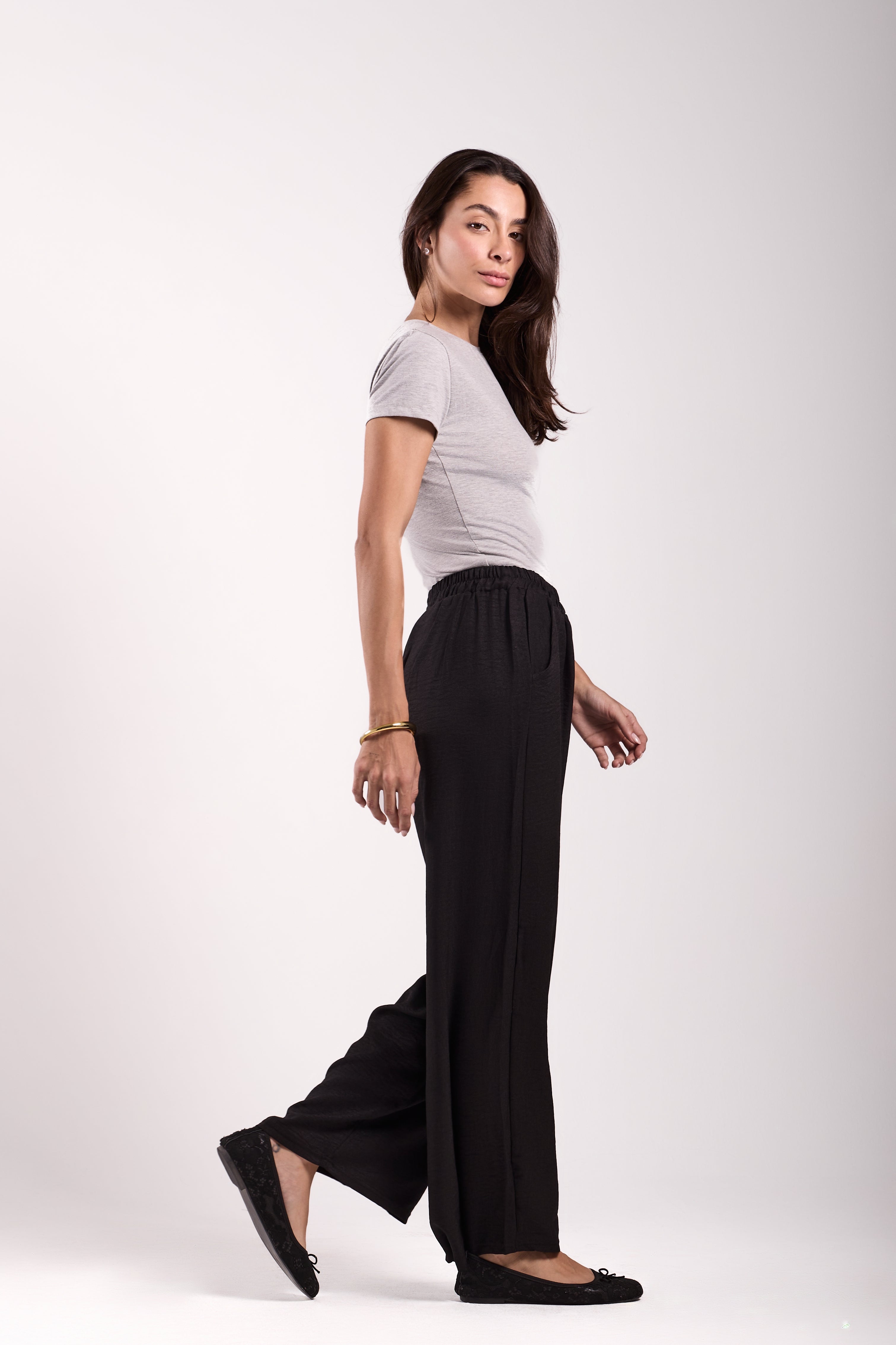 Wide-Leg Pants : Material: linen