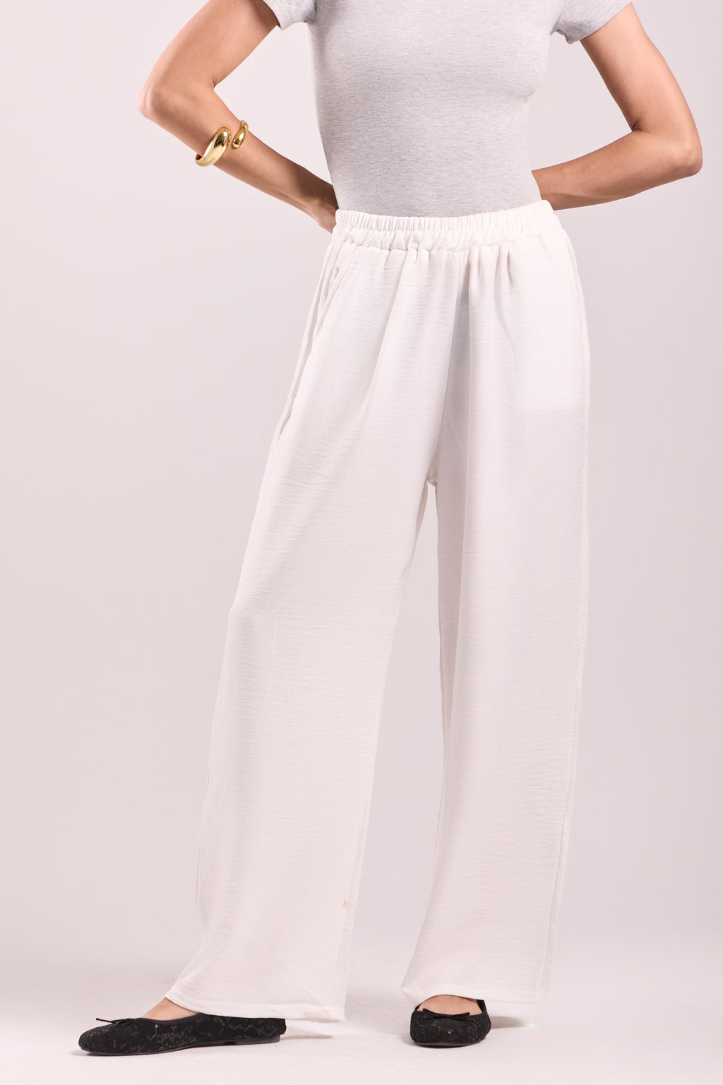 Wide-Leg Pants : Material: linen