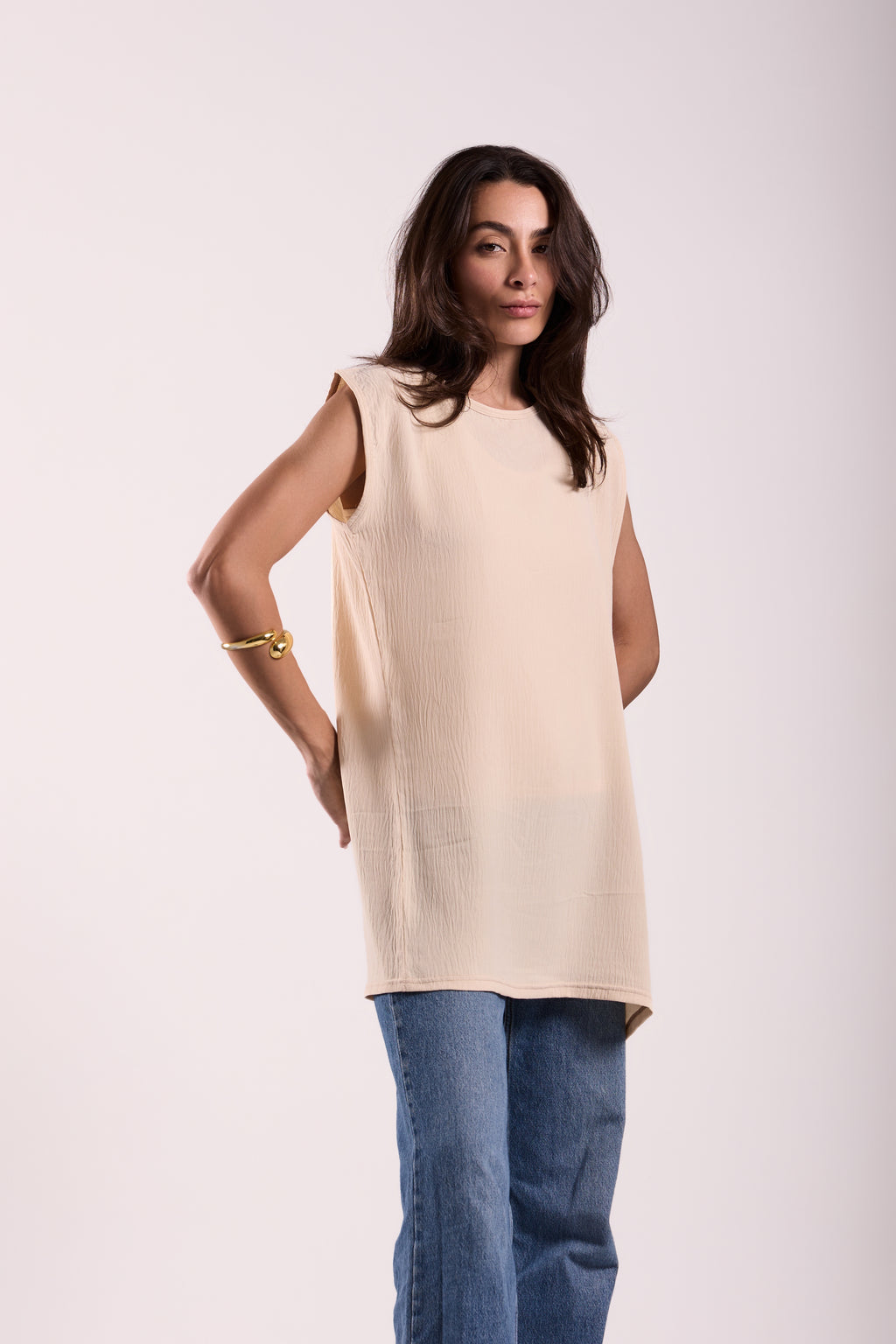 Sleeveless Crew Neck Top Material: CY