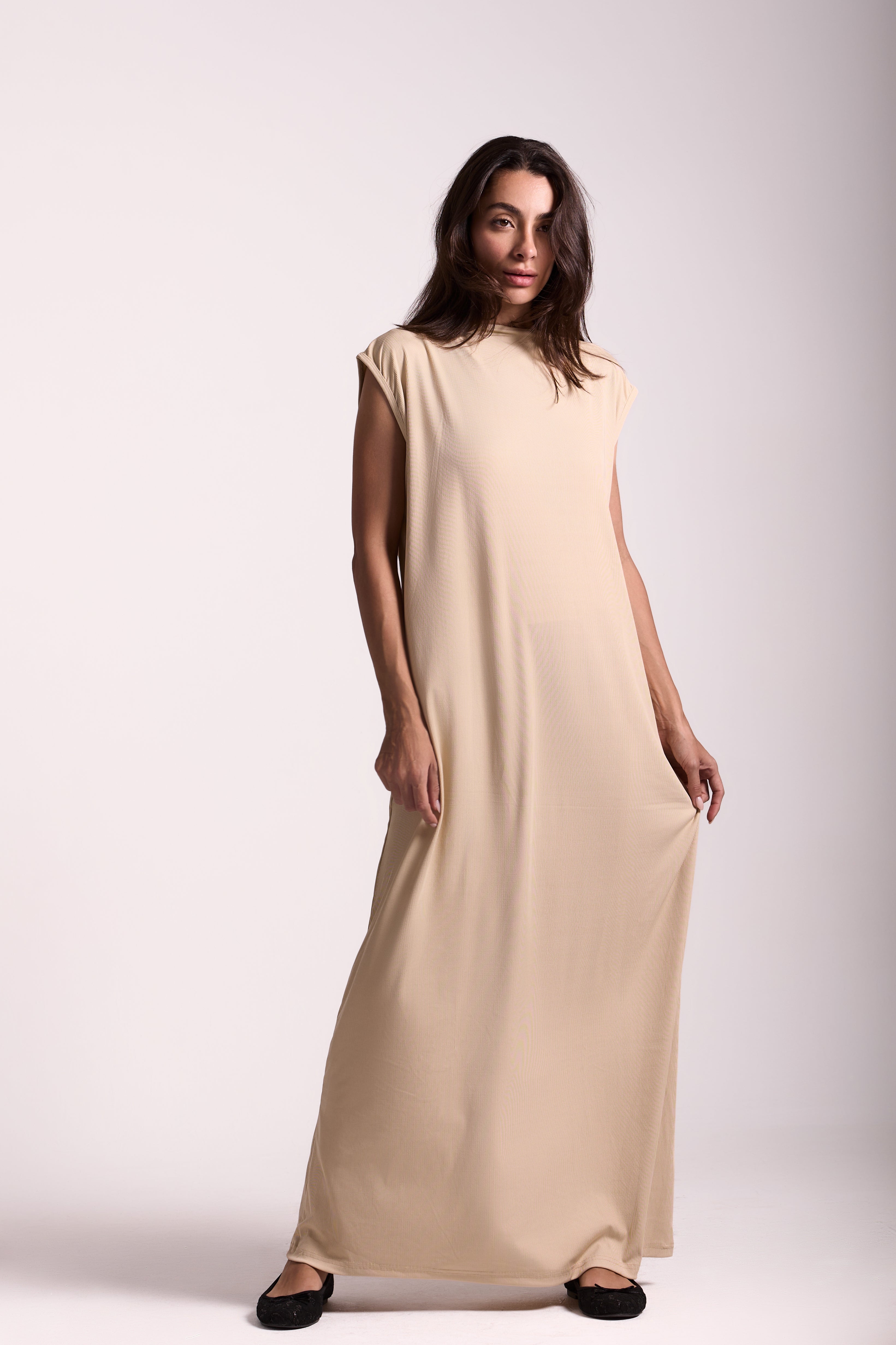Basic Long Dress - Sleeveless Material: Derby