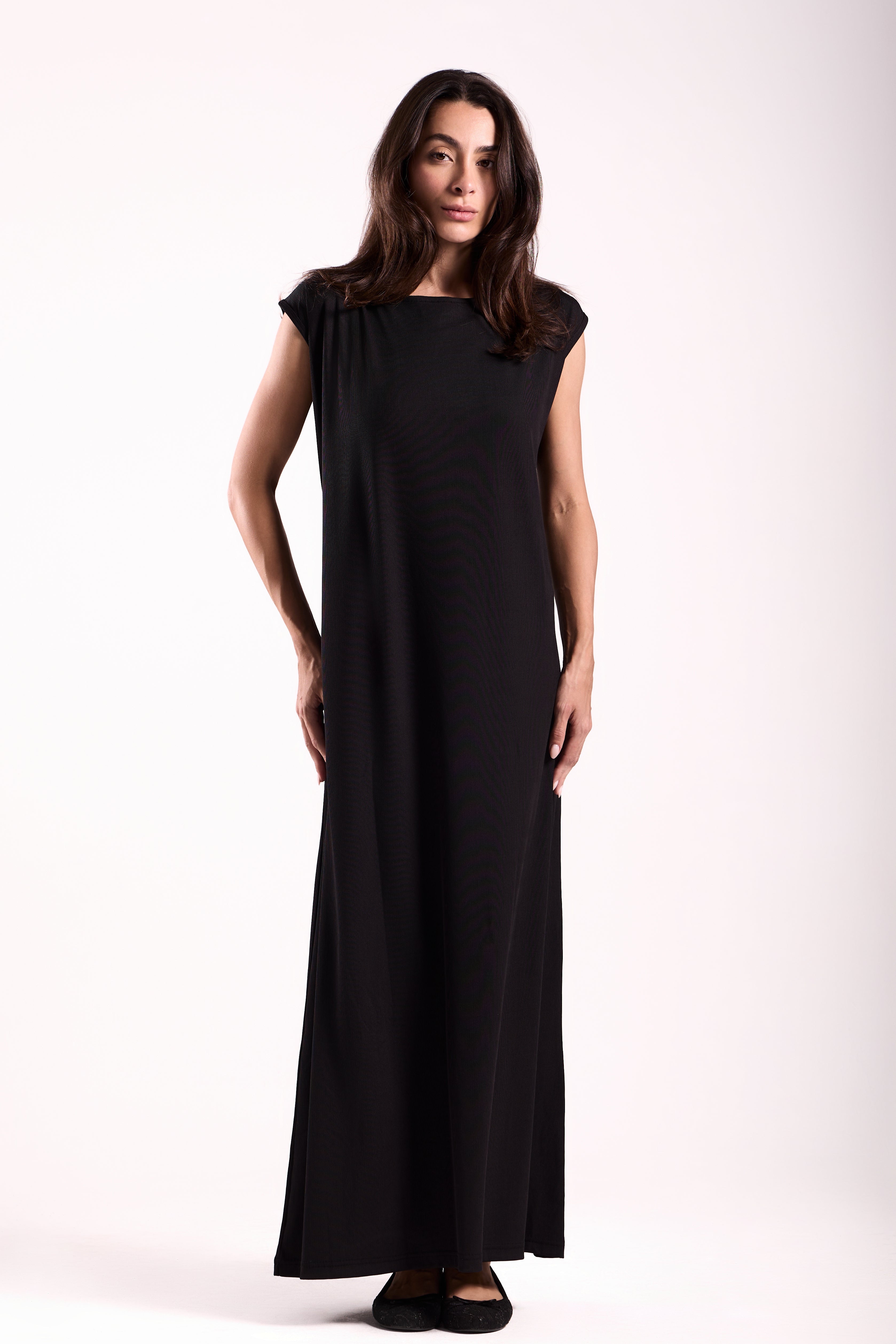 Basic Long Dress - Sleeveless Material: Derby
