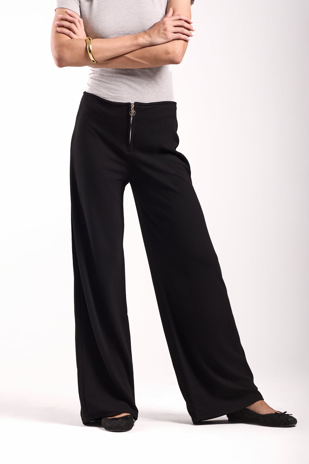 Front-Zip Wide-Leg Pants - Material: Scuba