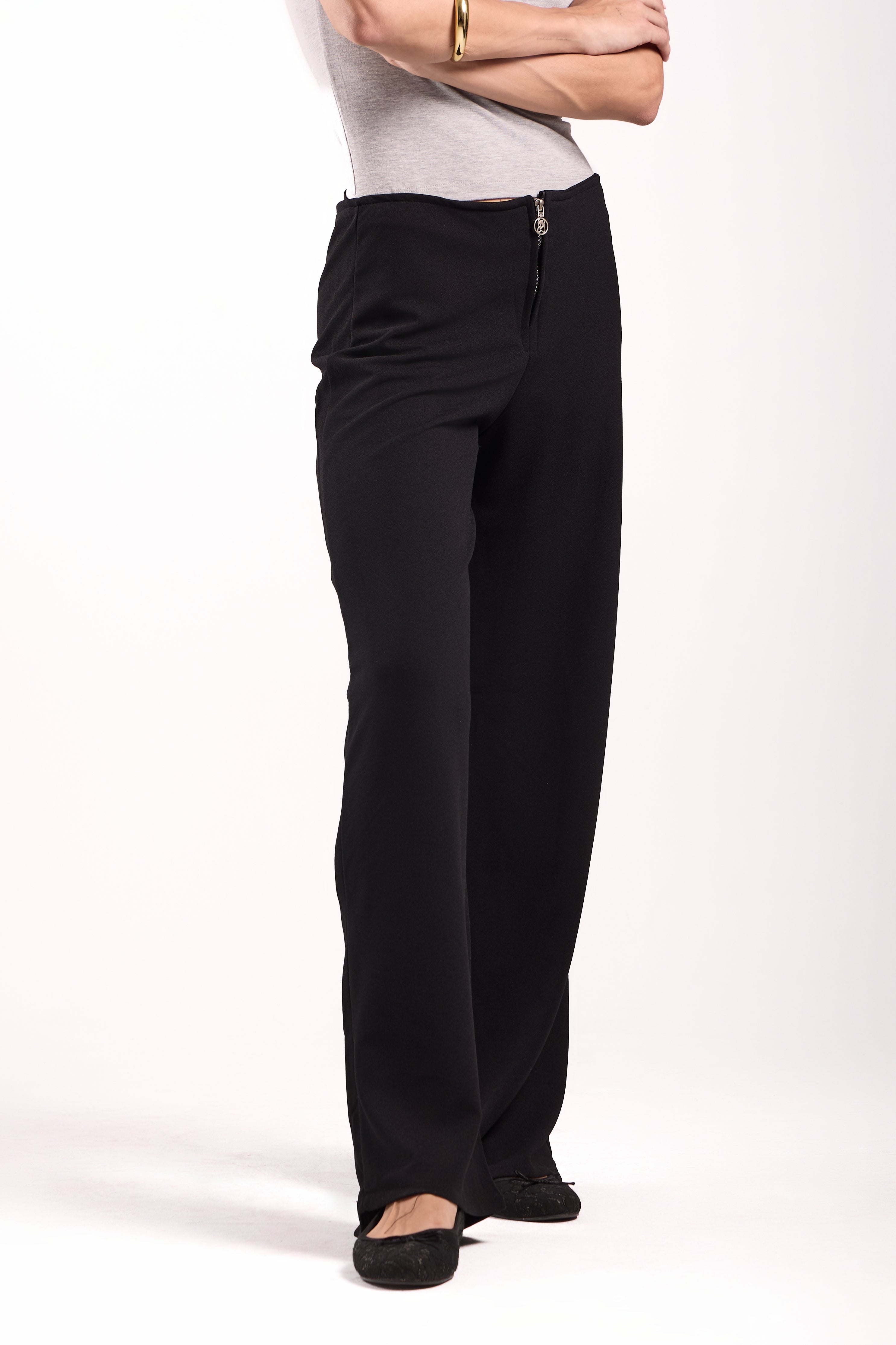 Front-Zip Wide-Leg Pants - Material: Scuba